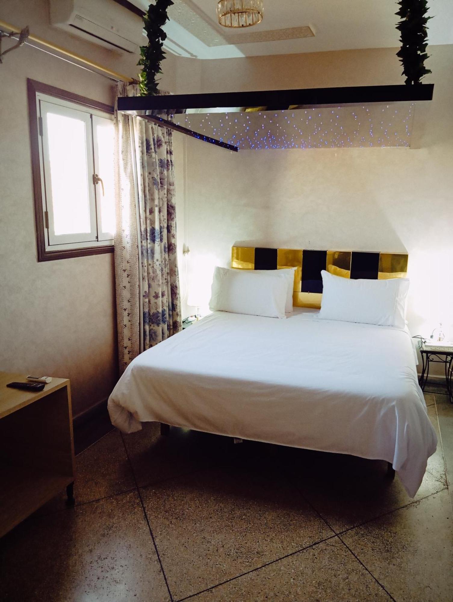 Hotel Lahlou Riad Cafeteria Oujda Extérieur photo